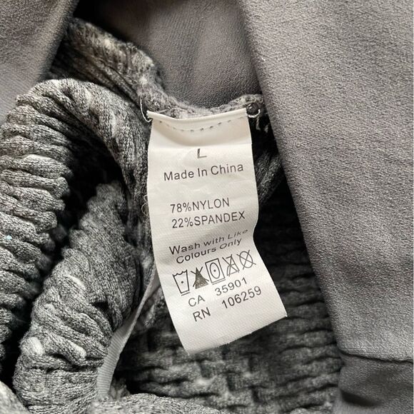 SHEIN Pack of 2 Athletic Bottoms Black Bike Shorts Gray White Textured Leggings - Picture 5 of 10